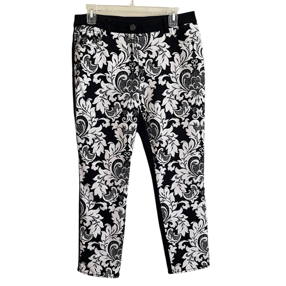 Chico’s Ankle Floral Womens Jeans Color Black White Size 0.5 2-4